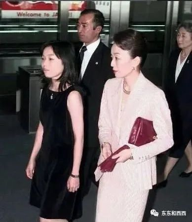 阻拦亲妈参加葬礼？日本公主心狠手辣，跟亲妈反目成仇争家主，这一家子的八卦太狗血了