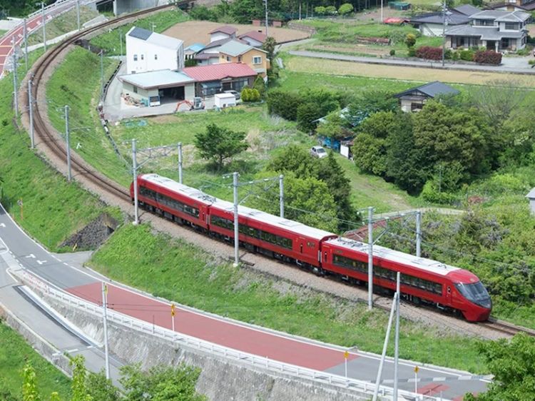 星空专列、NO.1观光列车......这些藏在日本山海绝景里面的“老东西”，真的很开门。