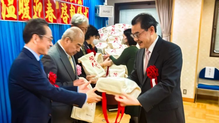 东京华侨总会举办新年联欢会 吴江浩大使动情讲述中国新国力